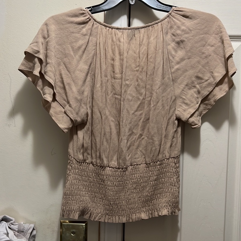 Express flutter sleeve top. - Picture 3 of 4